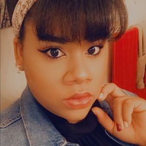 Meet your Posher, Sol dennise